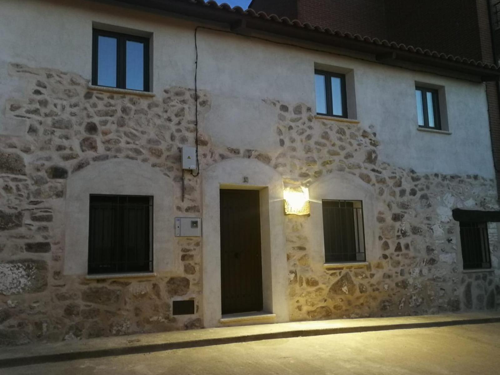 Casa Rural El Enebro 4 Estrellas Navamorcuende Exterior photo
